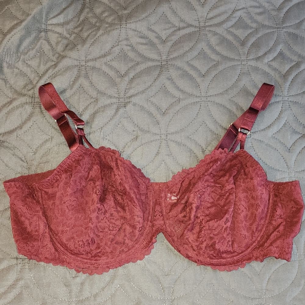 Auden Lace Underwire Bra in Rich Burgundy